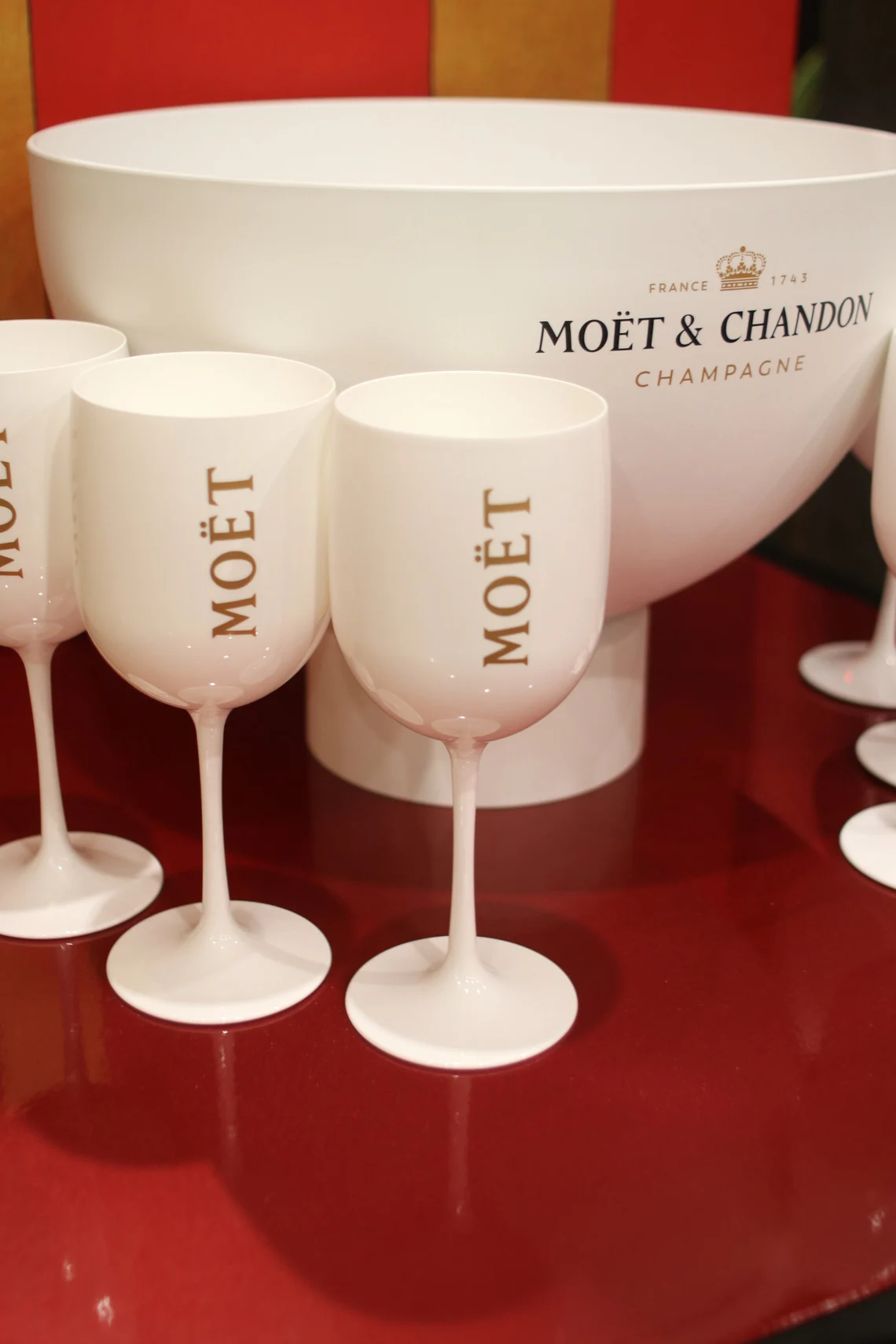 7 pcs Moët Chandon Ice Imperial Set Ice bowl and MOËT glasses Limited edition, Great Bubble Beach poll garden ship boat yacht party kit