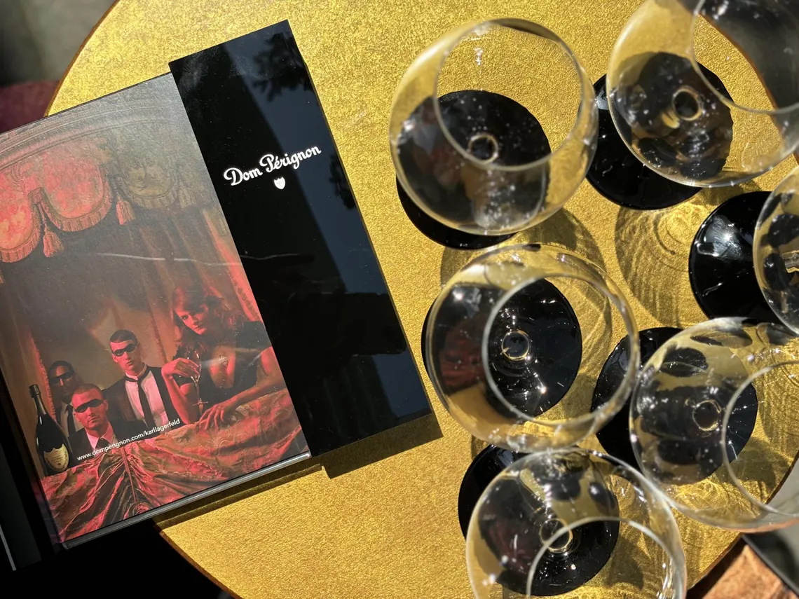 Dom Pérignon by RIEDEL – Champagne flute (6) – Big Day Party Black Edition – Crystal Glass AND Picture frame for the Karl Lagerfeld DP