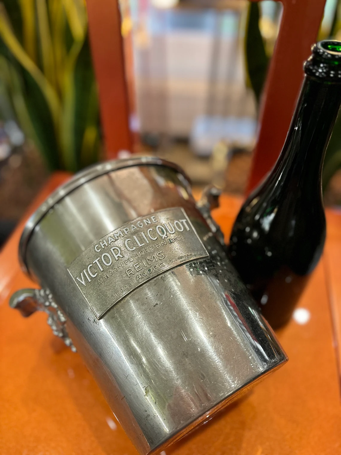 Champagne Victor Clicquot ice cooler bucket – A true collector’s speciality – VICTOR CLICQUOT RARITY – Champagne lover gift – Made in France