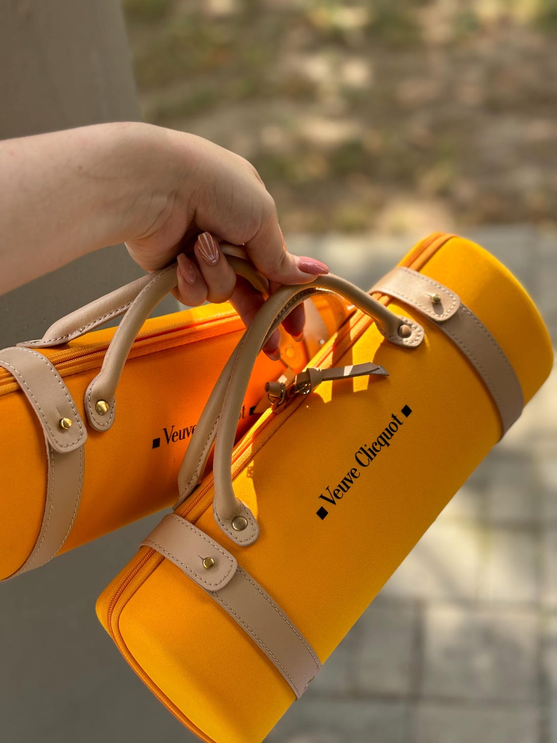 2x Veuve Clicquot Ponsardin City Traveller Bag in Excellent condition Gift for twins – Two girls will be very happy Made in France VCP LVMH