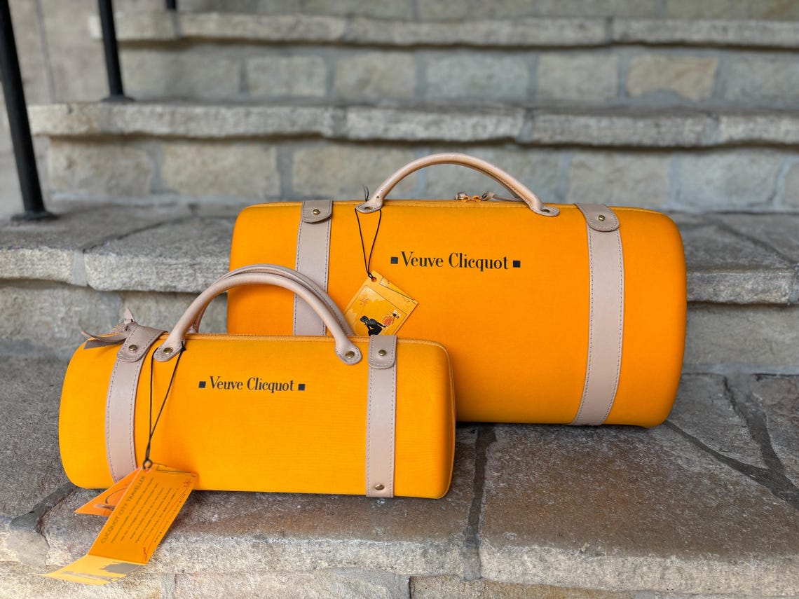 2x VEUVE CLICQUOT City Traveller Bag – 1 postage 2 gifts – VCP Ponsardin presents – Made in France