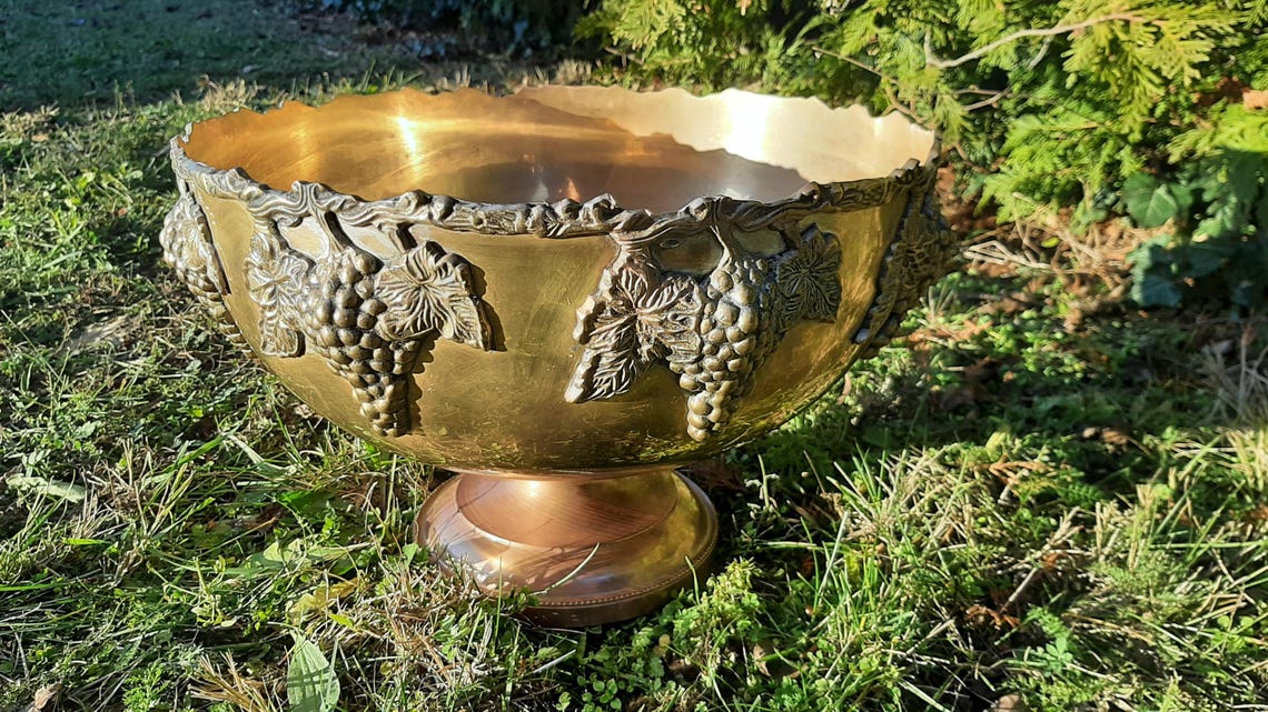 A magnificent vintage champagne or wine cooler ice basin from the 1940s – A striking castle decoration – Made in France